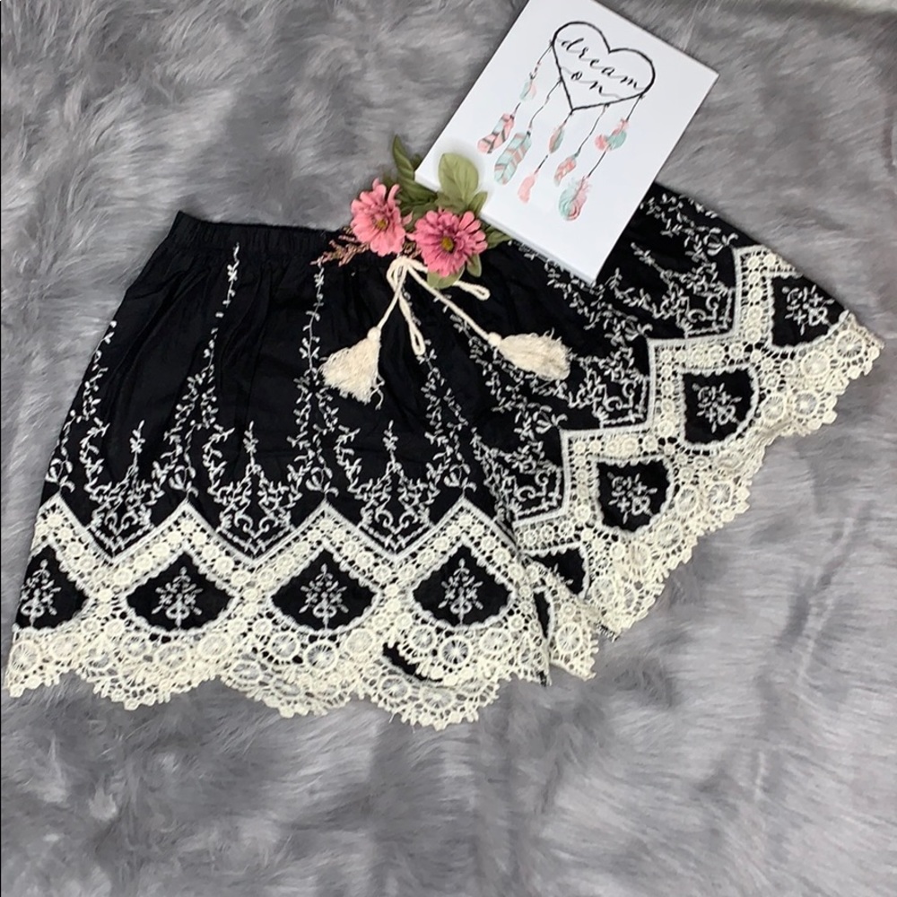 Super Cute Black Boutique Shorts!